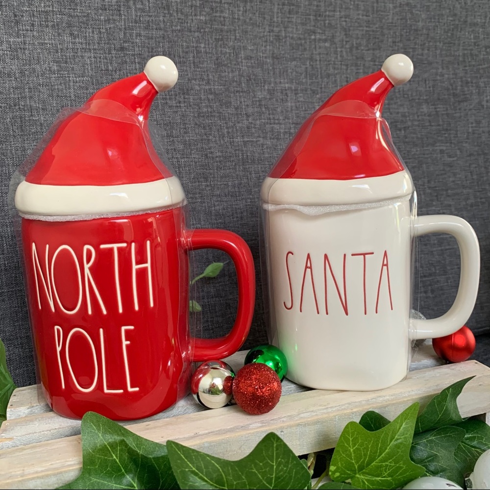 🎄Rae Dunn “NORTH POLE” & “SANTA” Mugs w/Topper